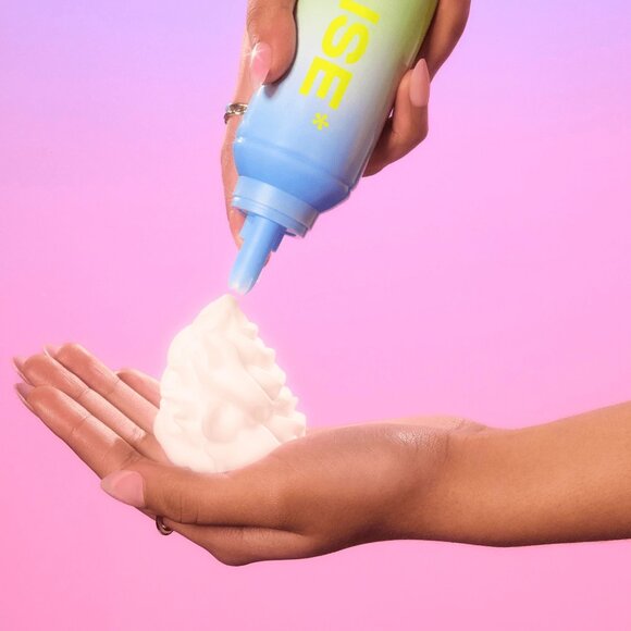 Daise Foaming Body Wash in Melon - Picture 2 of 2